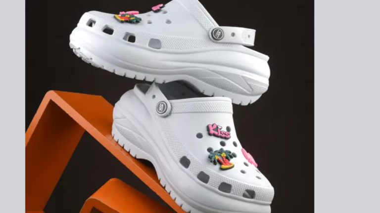 /clogs-for-women-summer-style-guide